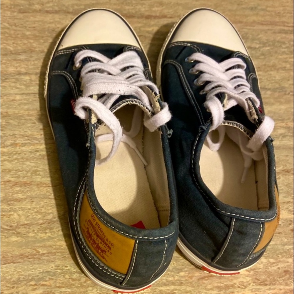 Levi’s jeans sneakers
